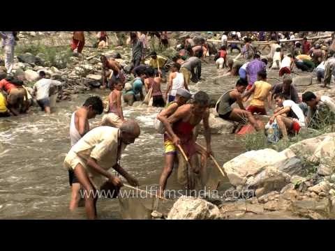 Villagers enthusiastically participate in Maund mela