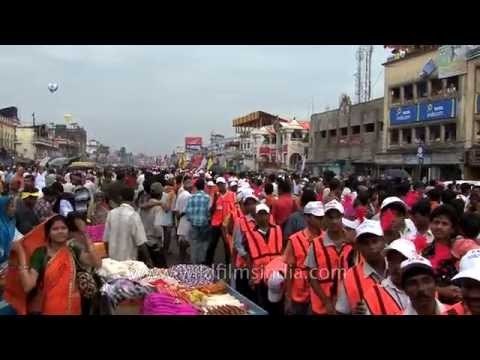 Heave ho! Pulling the chariots of the juggernaut god : Jagannath Rath Yatra