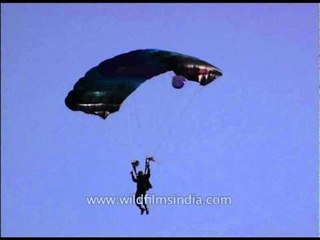 How an Indian Air Force para-trooper would parachute into enemy territory