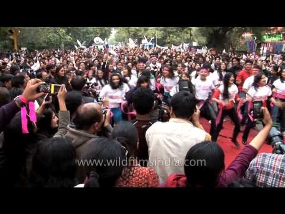 Flash mob dances to 'Jaago re jaago' : One Billion Rising
