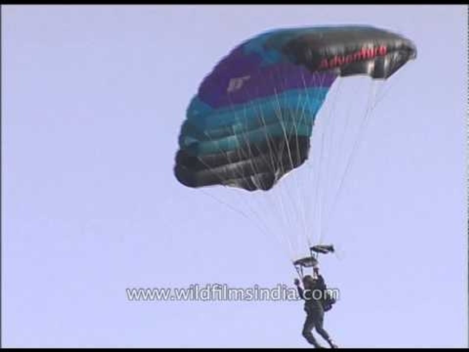Paragliding by soldiers of Indian Air force - Air Force Day
