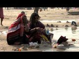 Ritual of offering saree to mother Ganga