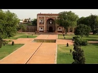 Garden inside Humayun Tomb
