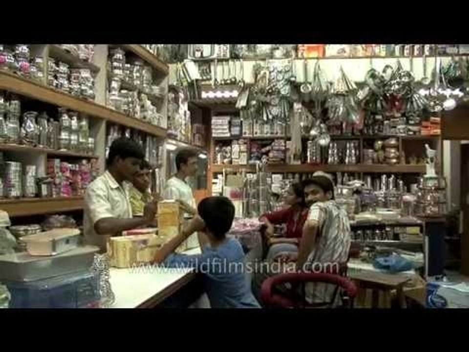 Store selling kitchen utensils in Varanasi