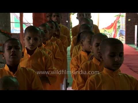 Young devotees singing 'Maat Pita Parmatma' at Saisthanam temple