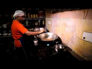 Learn how to make Bengali cuisine - Pabda Tel Jhaal
