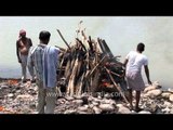 Cremation of a Hindu corpse at Chandi Ghat