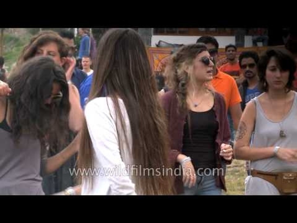 People grooving to Dj Mash music at Himalayan music festival 2014