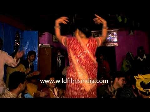 Groom's relatives dancing on a famous Kumaoni song - Bedu pako bara masa
