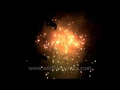 Spectacular fireworks at the Nanda Devi Fair