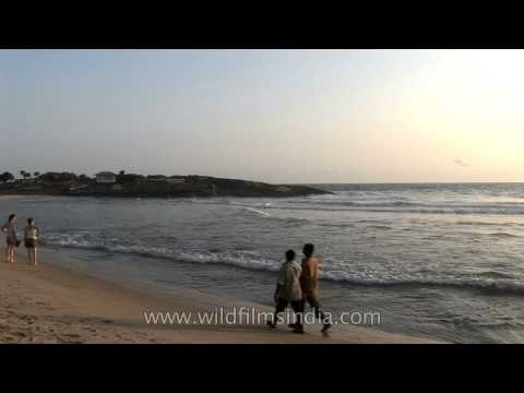 Visitors walking in the Kanyakumari beach