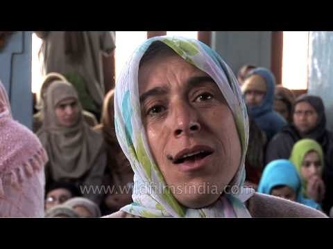 Women devotees pray at shrine of Makhdoom Sahib