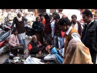 This roadside dentist patient gets an audience, how lucky!