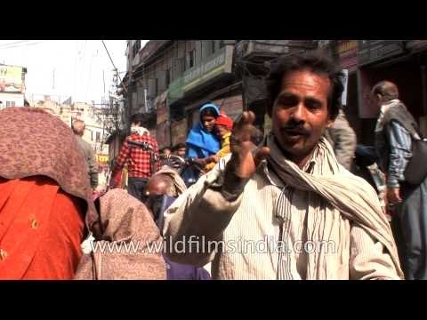 Roadside Ear cleaner in India