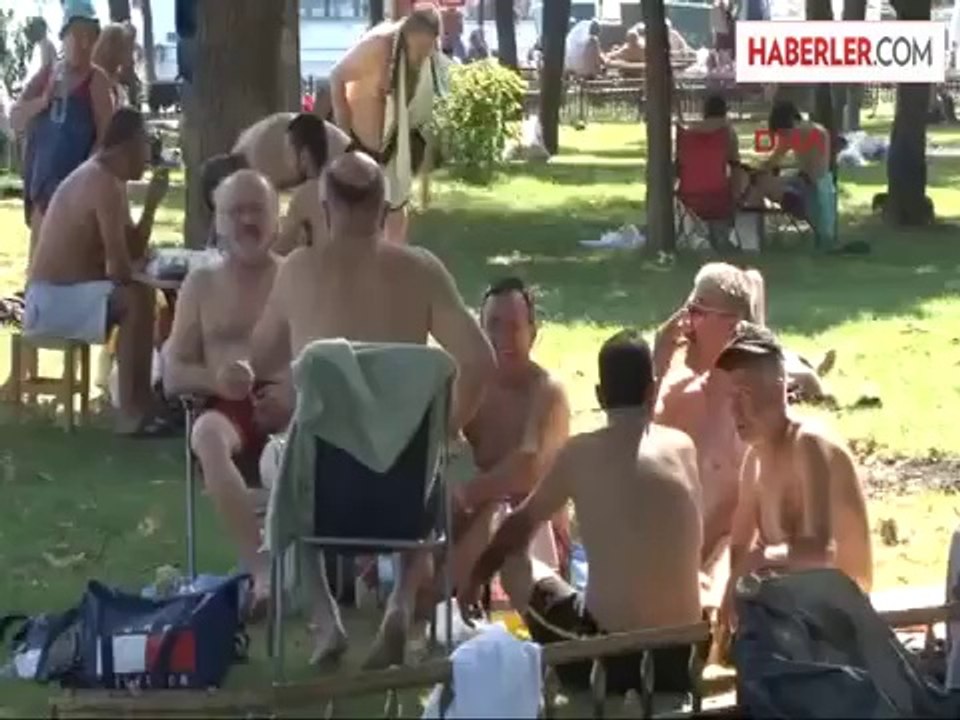 Sıcaktan Bunalan İstanbullular Sahillere Akın Etti