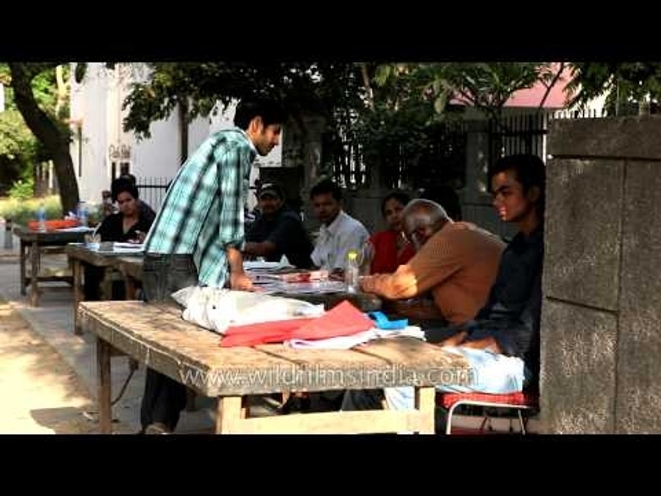 People casting their vote in Delhi