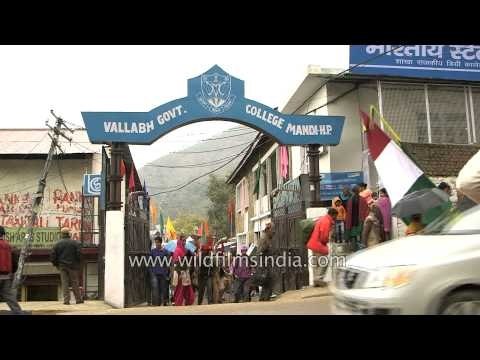 Jaleb procession starts from the Vallabh Govt. College, Mandi