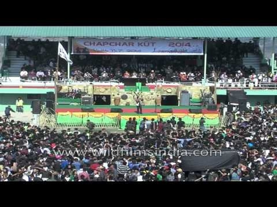 Mass crowd dancing Chheihlam