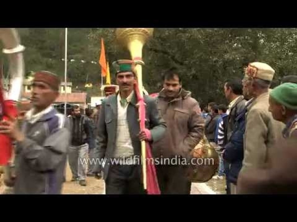 Devotees playing 'Thonkru' during the traditional Jaleb