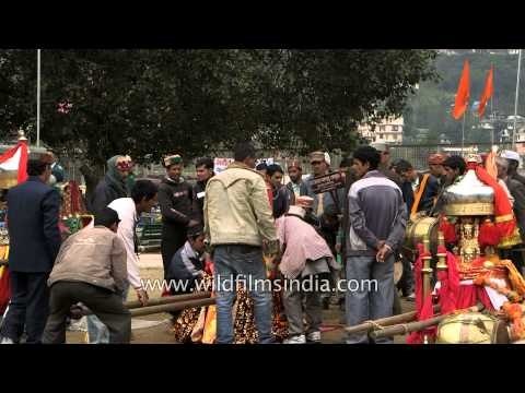 Thonkru being blown during the traditional Jaleb procession