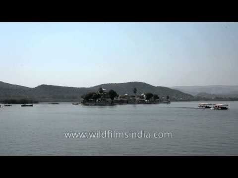 Boat ride on Pichola Lake, Udaipur - Rajasthan