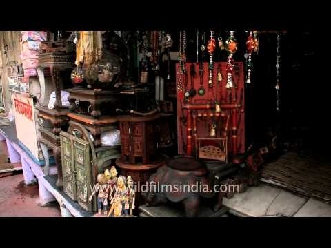 Traditional Rajasthani arts and crafts on sale - Udaipur