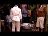 Fish being weight at Howrah fish market