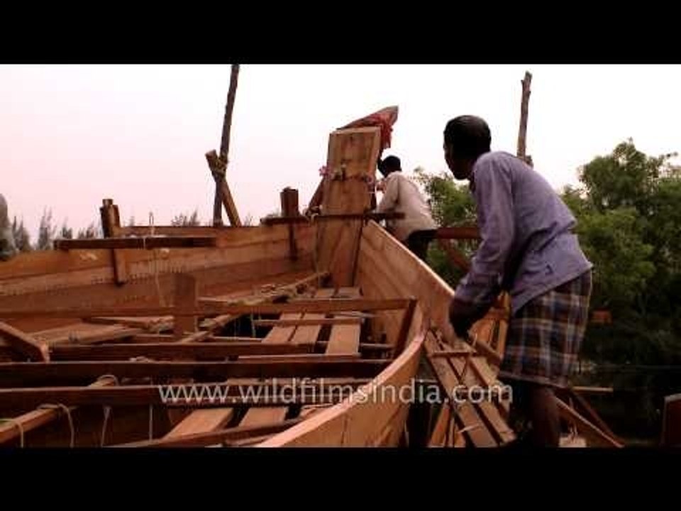 Carpenters creating passenger boat in West Bengal video Dailymotion