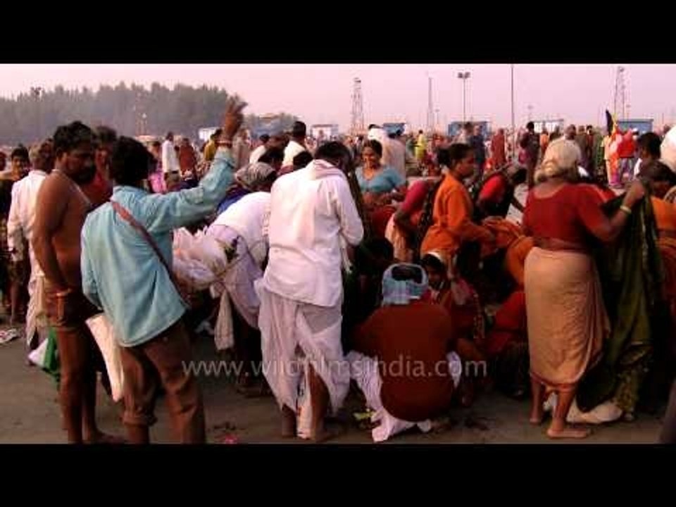 Thousands of devotees thronged on the banks of holy river