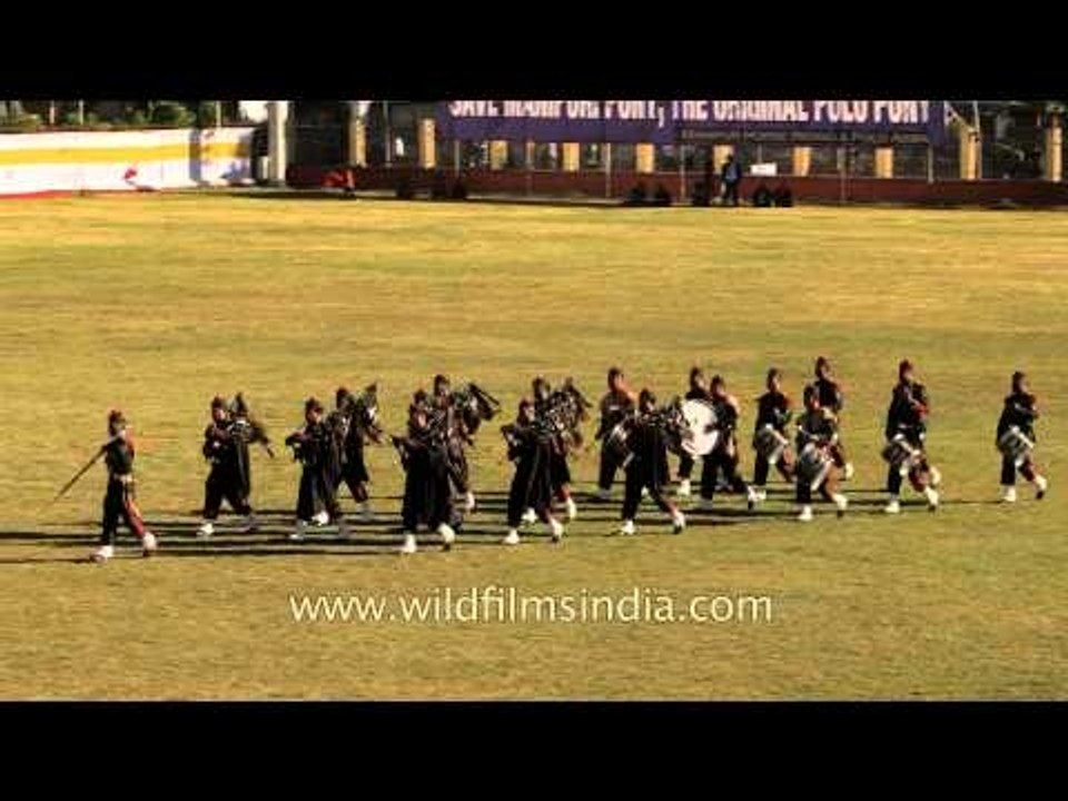 Mass pipe Band playing "Sare Jahan se Accha"