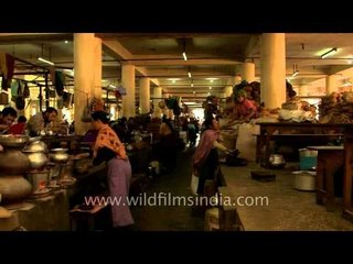 Small hotel in Khwairamband Bazaar