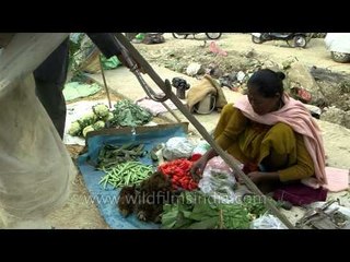 Street vendor in Khwairamband Bazaar