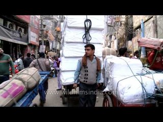 Crowded streets of Sadar bazar