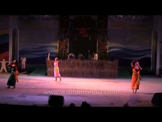 Khullang Eshei (pastoral folk song) adding melody at the Sangai Fest 2013