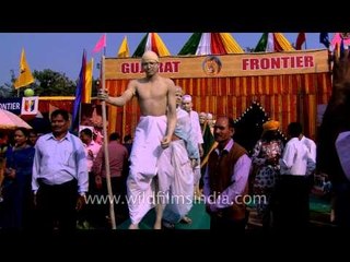 Look alike human statue of Gandhi: "Barah Murti"