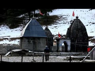 Giri Ganga temples in snow
