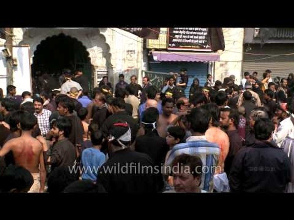 Procession carried out by Shia muslims outside Shia Jama Masjid