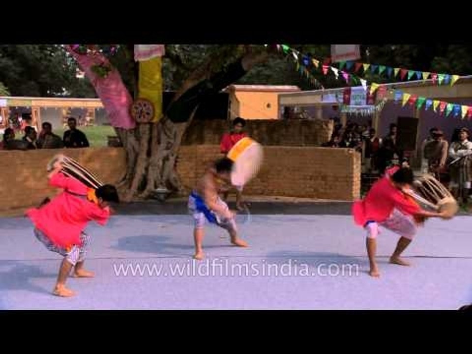 "Dhol Cholom" dance