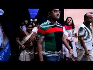 Durga puja pandal rush: Kolkata