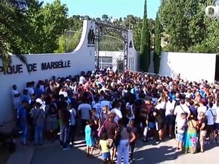 La foule est de retour au centre RLD