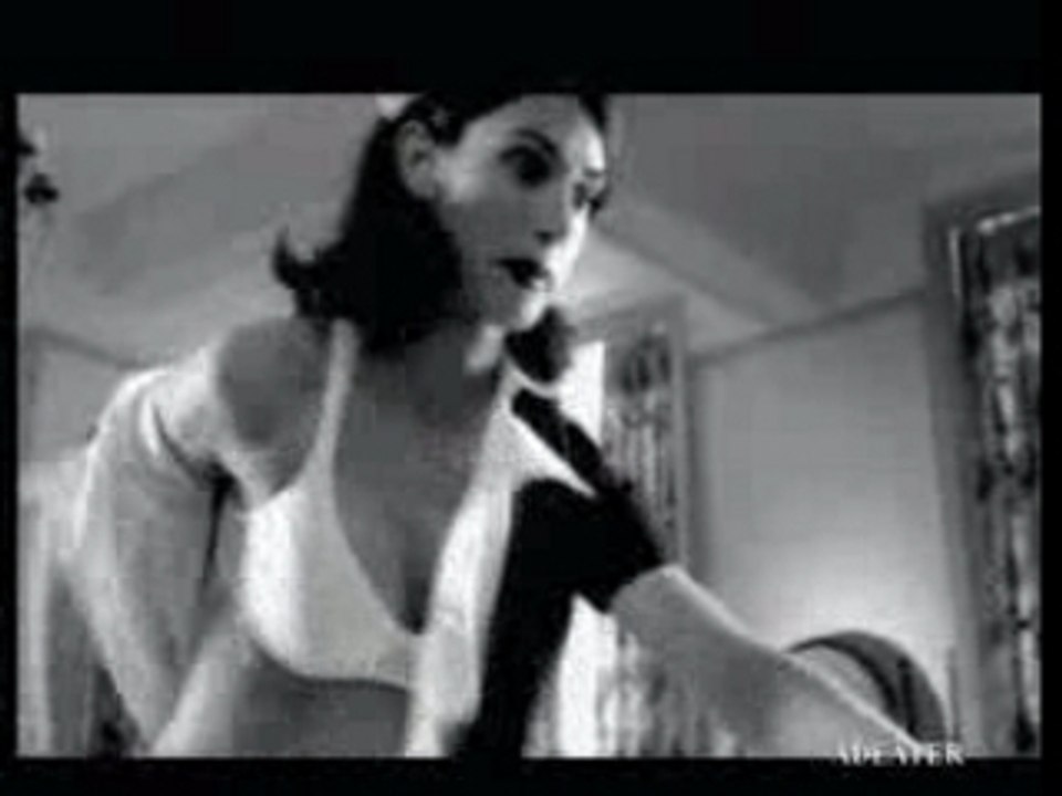 Humour - pub lingerie -