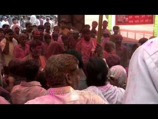 Cross dressing men in India!