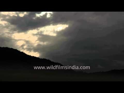 Wandering clouds above the mountains - Time Lapse