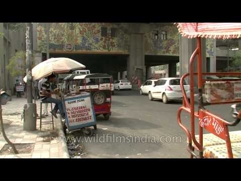 Traffic passing through Rithala metro station