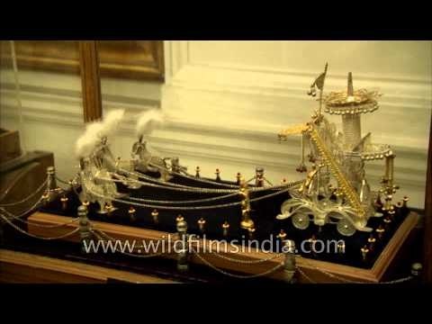 Miniature chariot inside Rashtrapati Bhavan museum