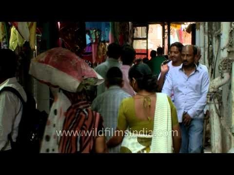 Time lapse- People walking in narrow lanes of Chandni Chowk