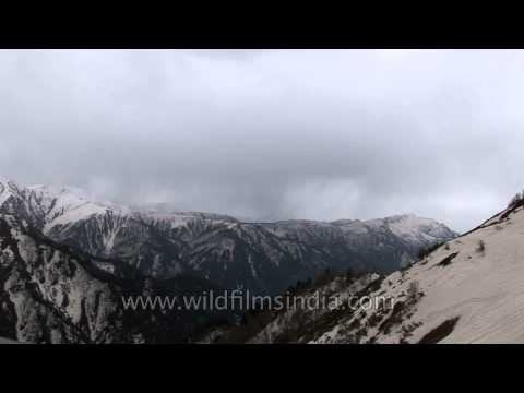 Snowy mountains of Uttarakhand