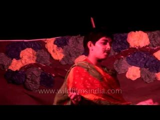 Small kid acting as the king of Patliputra