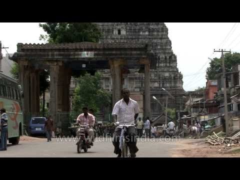 Varadharaja Perumal Temple - famous Hindu temple to Lord Vishnu