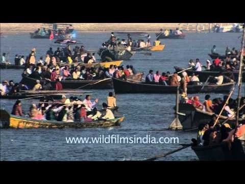 Lakhs of Hindu devotees witnessed the procession of Maha Kumbh at Allahabad